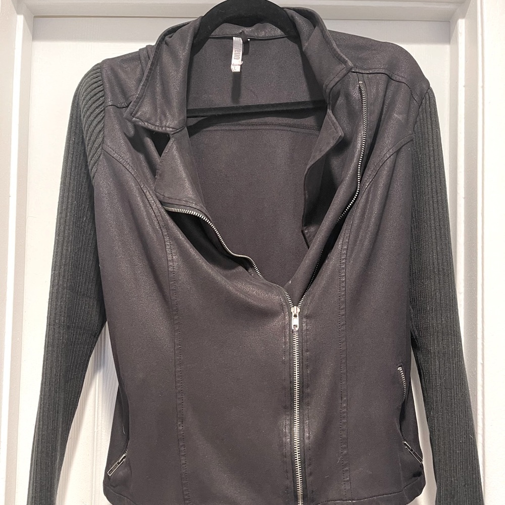 Monoreno Size L soft suede jacket